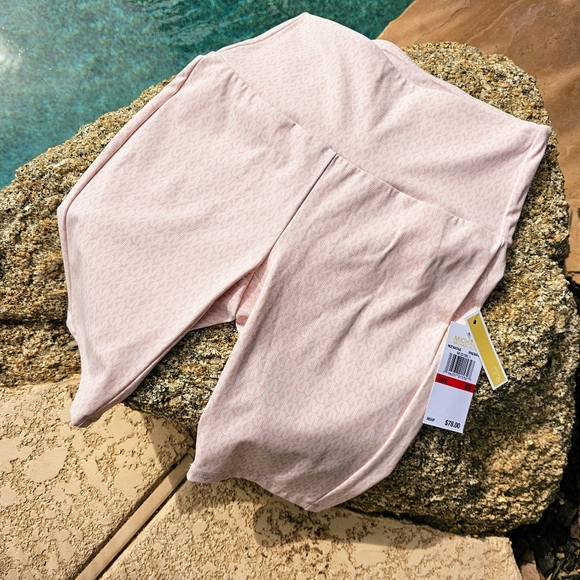 ‼️FINAL SALE‼️🆕️MICHAEL KORS ROSEWATER SIGNATURE STRETCH SHORTS, Size XS - Picture 3 of 4